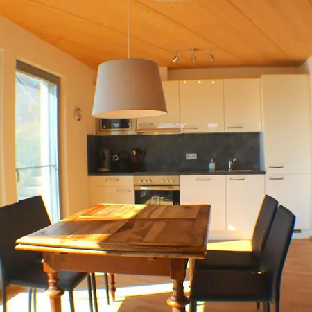 Ferienwohnung Alpenblick Am Rosenwanderweg شقة *